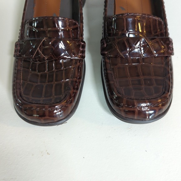 Bandolino Brown Croc loafers Embossed Leather block Heel Women's Shoes 8M Preppy - Picture 3 of 6